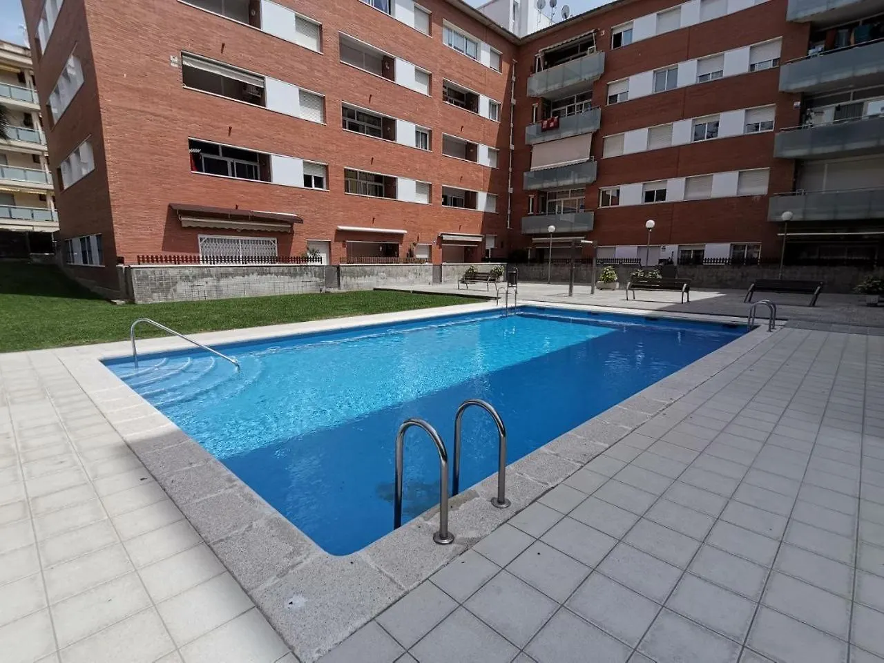 Apartamento+Parking +Piscina A 250Mts Playa Fenals Lloret de Mar Spanien